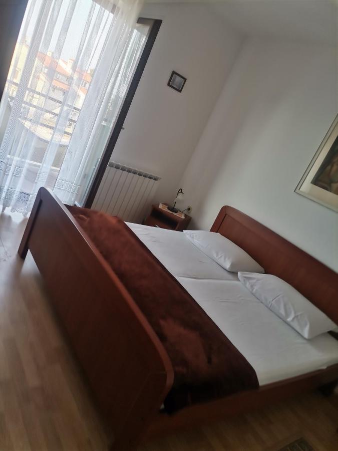 Apartments Petrica Malinska Esterno foto