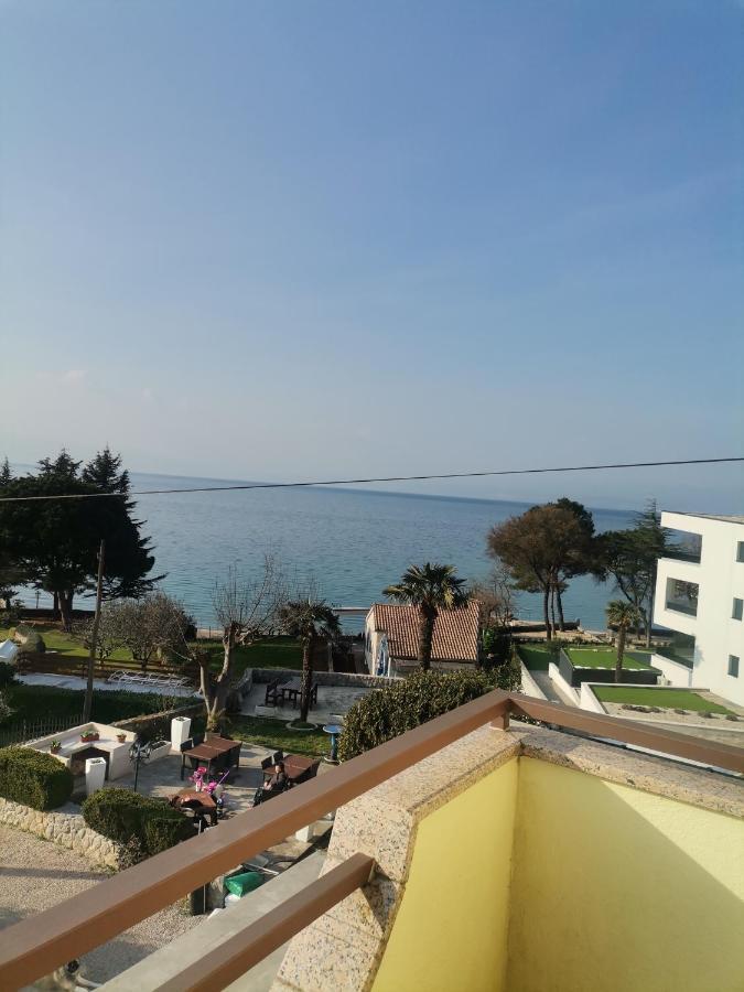 Apartments Petrica Malinska Esterno foto